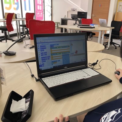 プログラムは作っただけで終わりません。最後に作品発表でプレゼン力を鍛えます