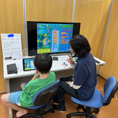 丁寧にレッスンをさせて頂いています。プログラミングの答えは必ずしも1つではないので、生徒さんの閃きを大切にしています。