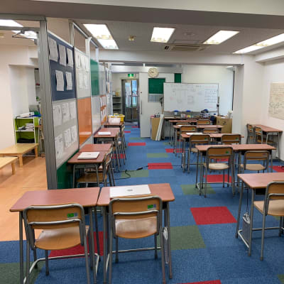 Crefus八王子校。JR 八王子駅から徒歩5分、京王線 八王子駅から徒歩5分。