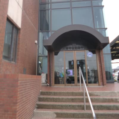 入り口付近は階段なので気をつけてお越しください。