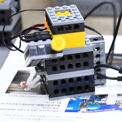 プログラムをロボットに転送して動かします