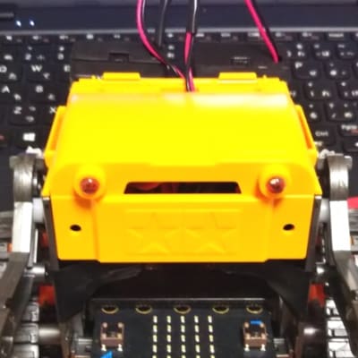 教材で使用するロボットです。無線ラジコンで走るよ！