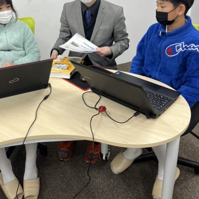 １人の先生に対して生徒さんは最大3名！個別授業だからこそわからないところも聞きやすい！