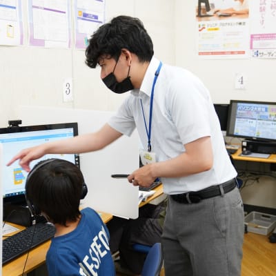 つまづきやすいポイントは講師がサポートします。