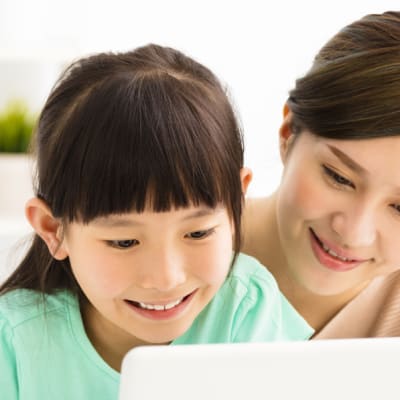 企画書・設計書を作成し、創造力を発揮したオリジナル作品を開発。