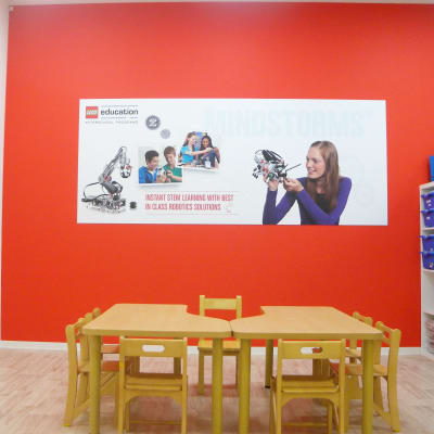 レッスンの様子を外からご覧いただくことができるお部屋もございます。