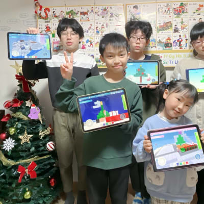 冬期講習ではクリスマスツリーのドット絵やウィンターマーケットを作りました！