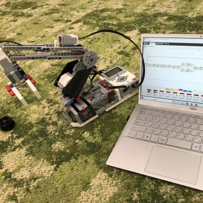 講師作のアームロボ