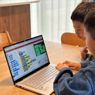 作った作品をお友達に披露！