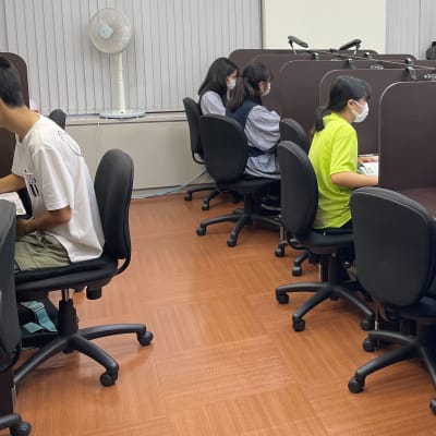 学習に専念できる環境が整っています。静かで清潔な教室は、生徒や保護者さまから評価をいただいています（南大沢教室）