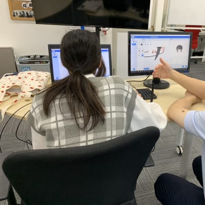 授業は講師1人が生徒1～３人を相手にする個別指導。生徒一人一人のわからないに耳を傾け、成功した時には一緒になって大喜びしちゃいます。この後も詳しく書いてるよ♪