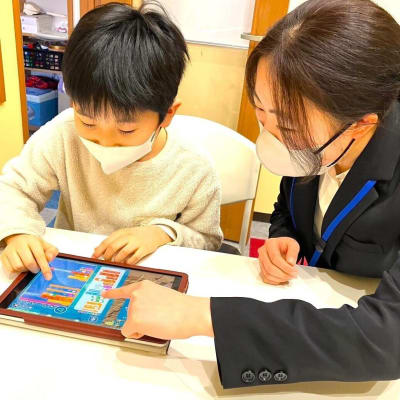 明るく楽しいレッスンで、多くの生徒様から大好評です♪