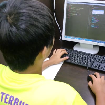 【プレミドルコース以上】英語を使用した言語入力に、少しずつ慣れていきます。