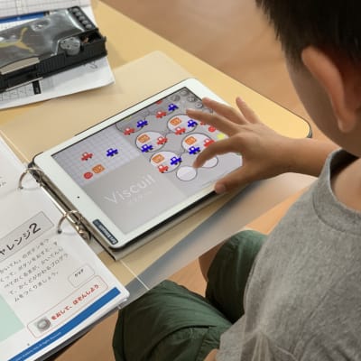 テキストを読み解き、プログラミングすることは読解力にもつながっています