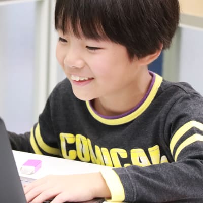 ゲームの世界を使用するので楽しみながら学べます