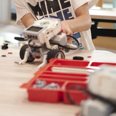 小学２年生から 教育版 レゴ®マインドストーム®EV3で学びます！