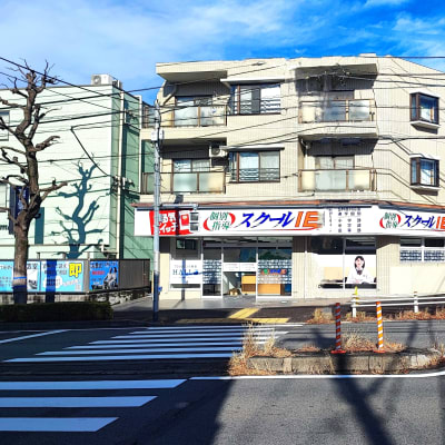 多摩馬引沢交差点です。永山駅から徒歩１０分の距離です