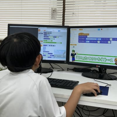 プログラミング学習をしている様子です。