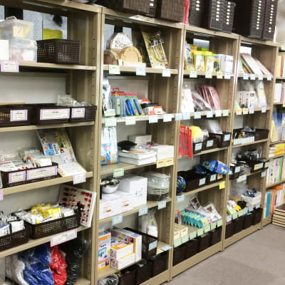 実験器具や仮説実験授業で使う教材等も販売しております。