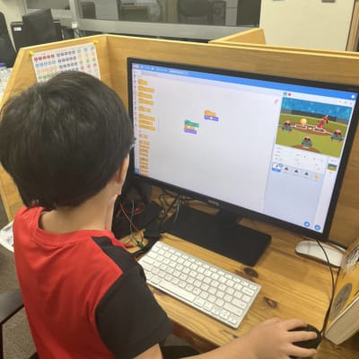 実際の授業風景。個別指導により生徒のレベルにあわせた学習が可能です。