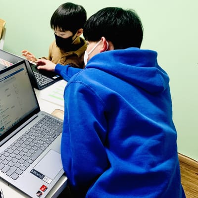 優しい講師が丁寧に教えてくれます