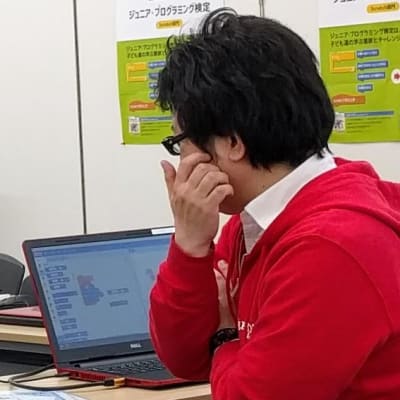 先生と生徒は対等。先生から一方的に教わるのではなく一緒に考えながら進めていきます