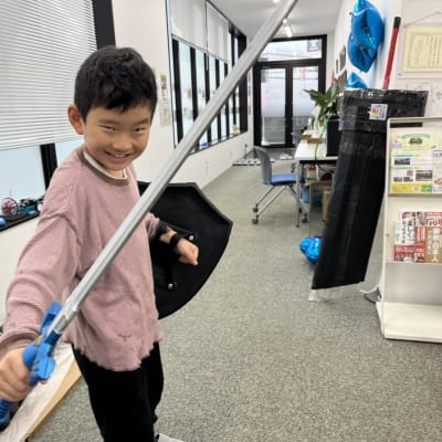 勇者が教室にご訪問してくださいました。いつもありがとうございます。笑