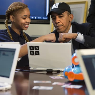 オバマ元大統領からホワイトハウスに招待された教材