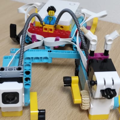 SPIKEトナカイとそり