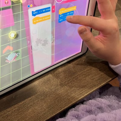 プログラミング教育のガイドラインに沿ったカリキュラムで学習を進めることが出来ます。