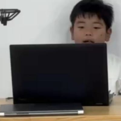 自分たちでプログラムを組んで飛ばします