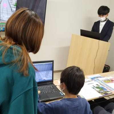 先生もすぐそばにいて安心！