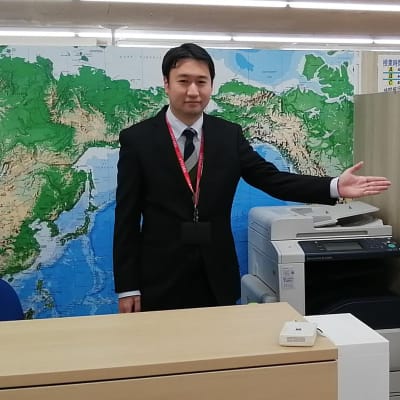 受付になります。