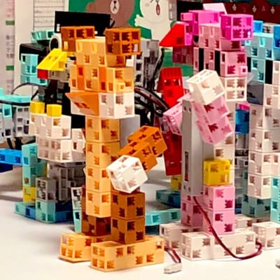 制作ロボットたち