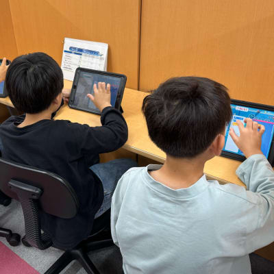 クリエイトモードで各自が作品を作っています！