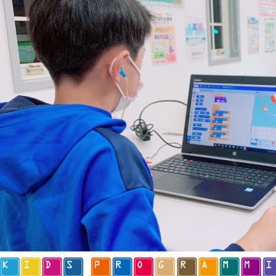 「映像テキストモニター」と「実施モニター」の2画面学習方式、分からなくなっても先生が付いているので大丈夫！なんでも質問してね♪