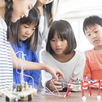 Scratchコース以降も様々なコースをご用意しています。