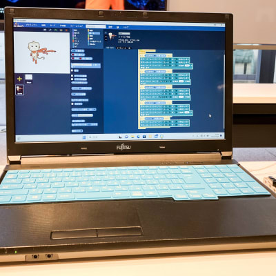 スクラッチをＴＥＣ Ｃｕｂｉｃ用にカスタマイズした『スクラッチパイ』というビジュアルプログラムを学ぶよ。