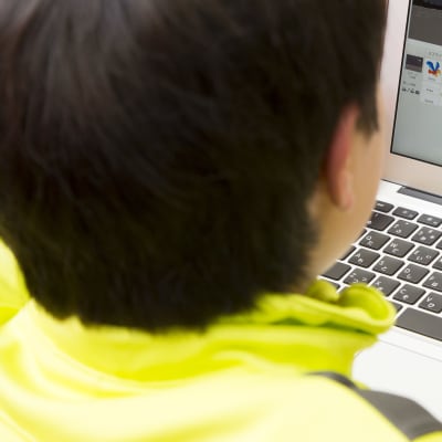 PCを使って自分の作りたいゲームを作成