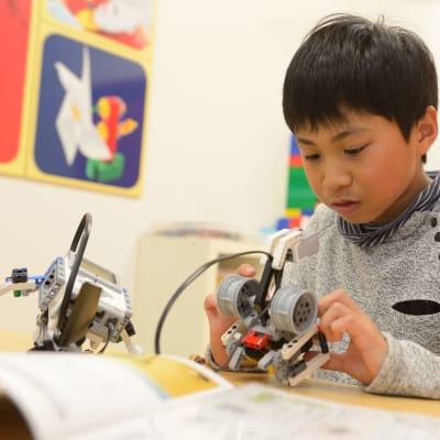 教育版レゴ®︎マインドストーム®︎EV3を使って、論理的な思考力を養います。