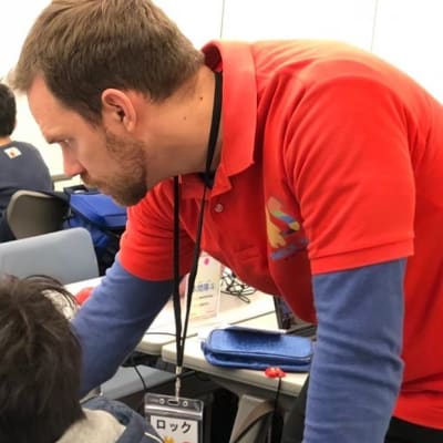 外国人講師と英語で挨拶も♪