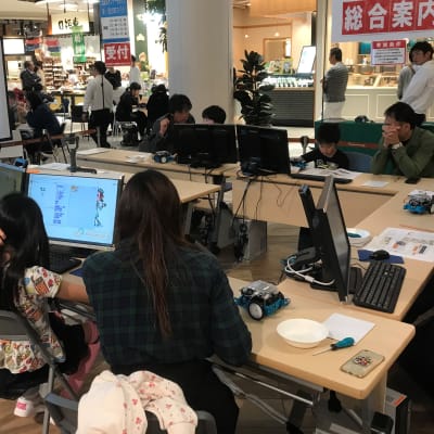 ショッピングセンターや小学校などでの出張体験イベントもやっています！