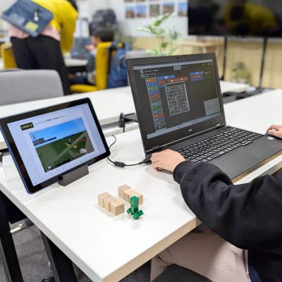 最初はドキドキ、でもすぐスイスイ！PC操作も楽しく習得。