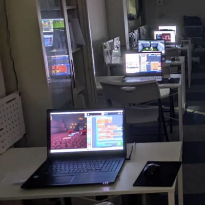 有希塾プログラミング教室の教室風景④