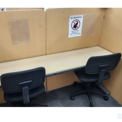 レッスンブースにはパーテーションを設置しております。