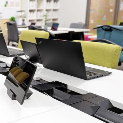 「広くて明るい！生徒の『学び』を応援する、クリエイティブな空間。