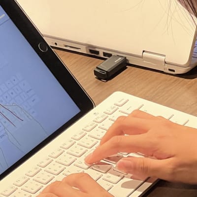 タイピングを一から学ぶことができます！Pythonテキストモードまで本格的なプログラミングを学んでいきます！