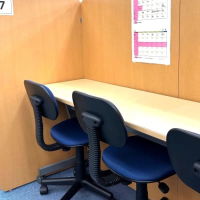 きれいなブースも用意しており、集中して学習することもできます。