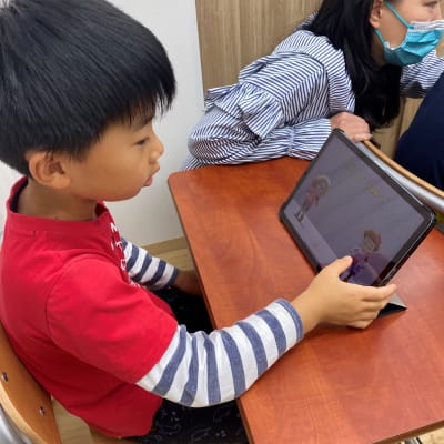 目標達成できるかな？コーチも子供たちのやる気をサポートします。