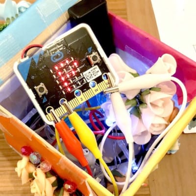 マイクロビットで光る箱